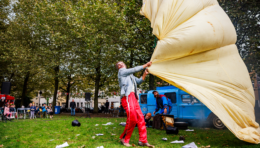 Voorstelling La Dyane van Sitting Duck